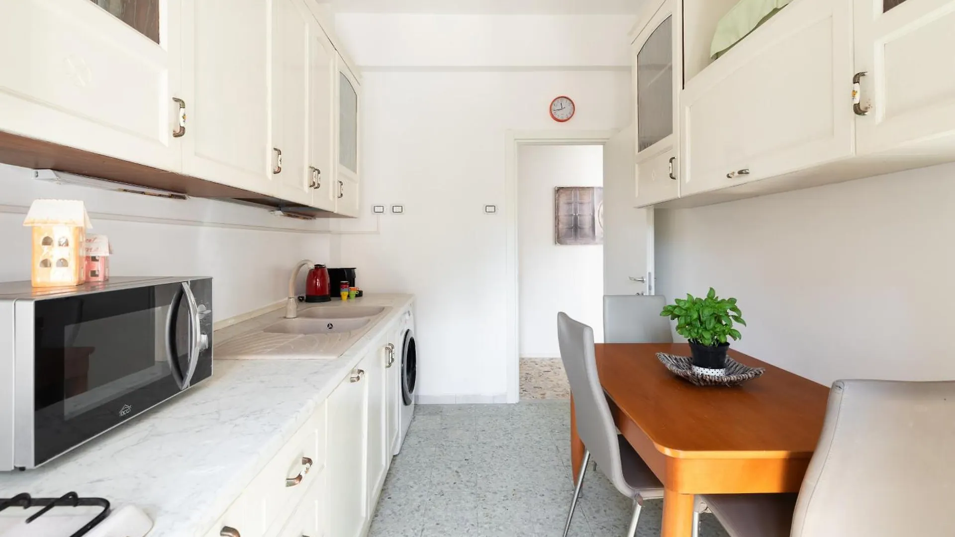 Luminous Family Apt With Balcony By St Peter Rome Apartment