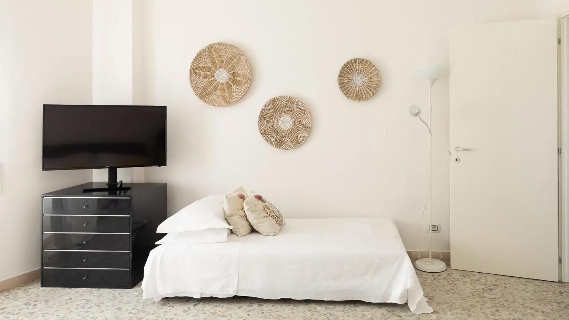 Luminous Family Apt With Balcony By St Peter Rome Apartment